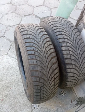 Гуми Зимни 185/65R15, снимка 1 - Гуми и джанти - 47013861