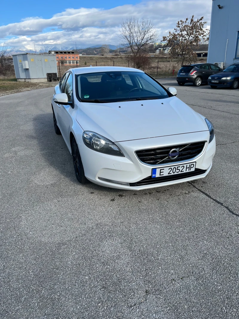 Volvo V40, снимка 2 - Автомобили и джипове - 48629487