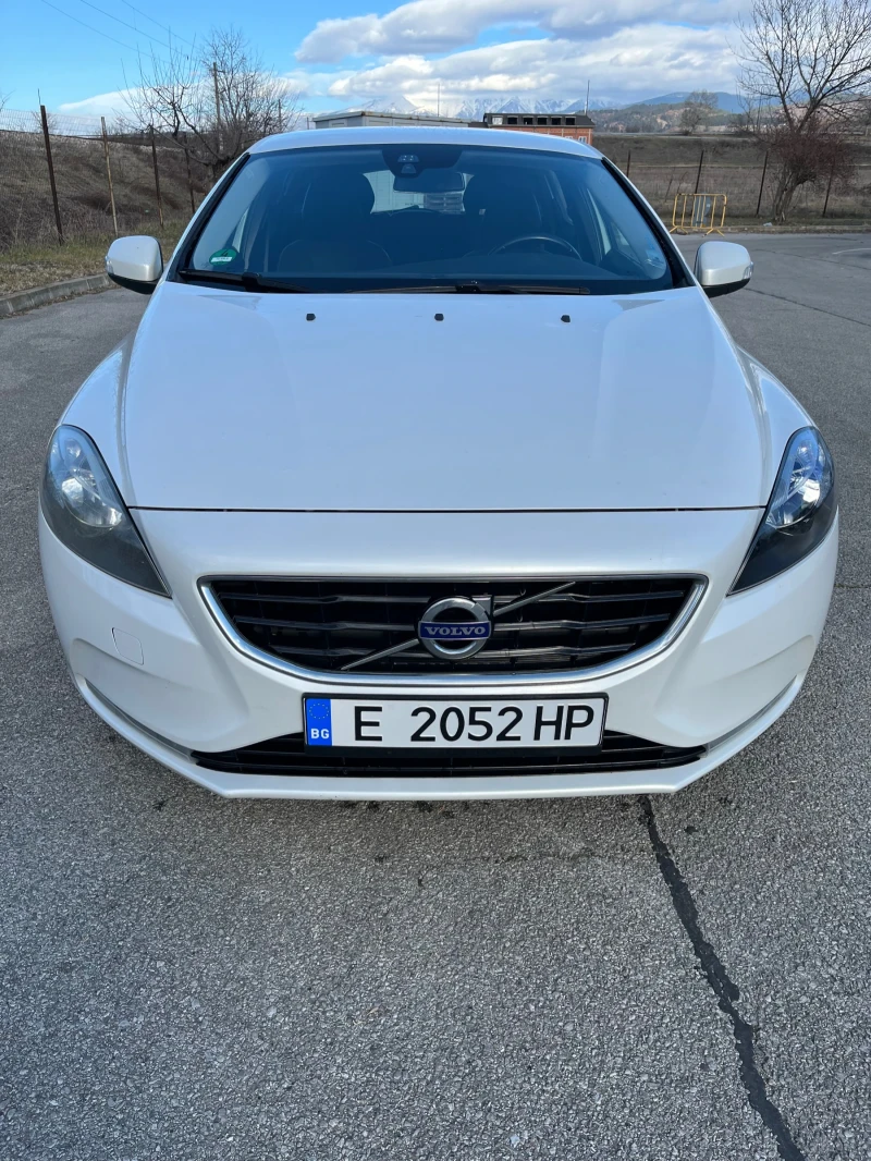 Volvo V40, снимка 8 - Автомобили и джипове - 48629487