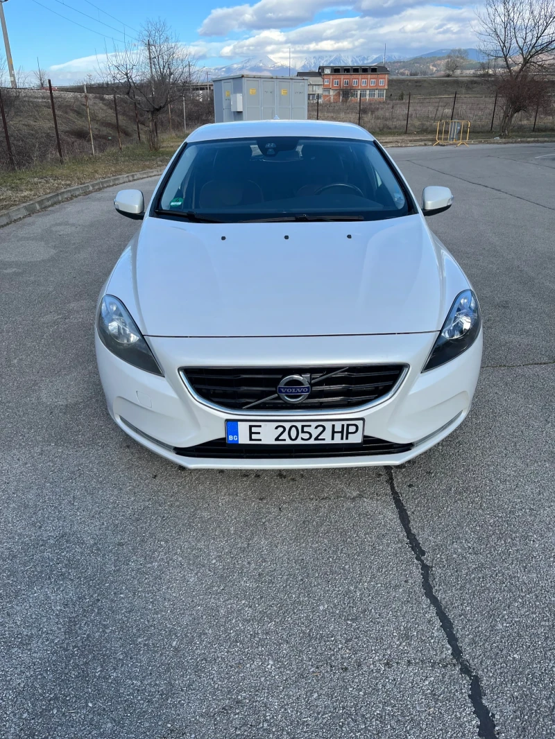 Volvo V40, снимка 1 - Автомобили и джипове - 48629487