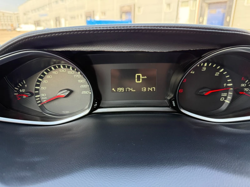 Peugeot 308 1.6d 120 к.с., снимка 13 - Автомобили и джипове - 49062071