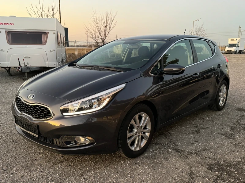 Kia Ceed 1.6i 135к.с Автоматик 85.000км  , снимка 3 - Автомобили и джипове - 49371359