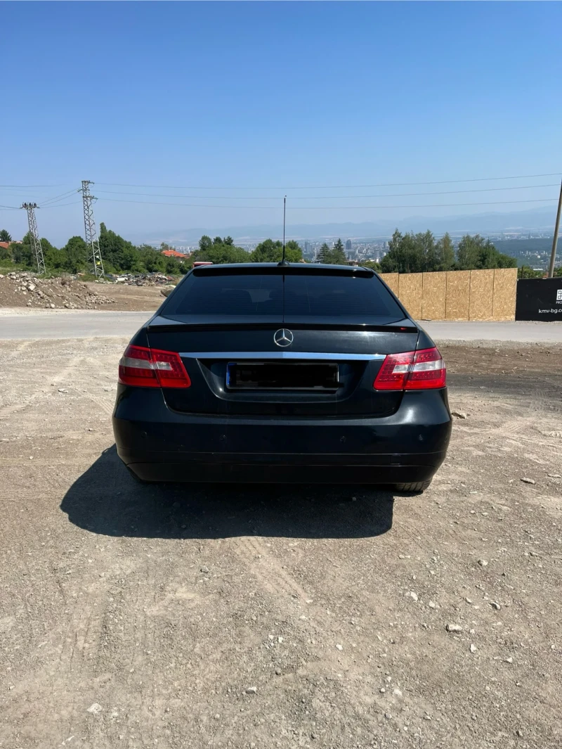 Mercedes-Benz E 200 E 200, снимка 3 - Автомобили и джипове - 52567818