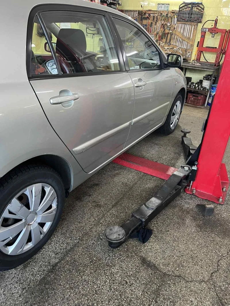 Toyota Corolla Хечбег, снимка 5 - Автомобили и джипове - 51822875