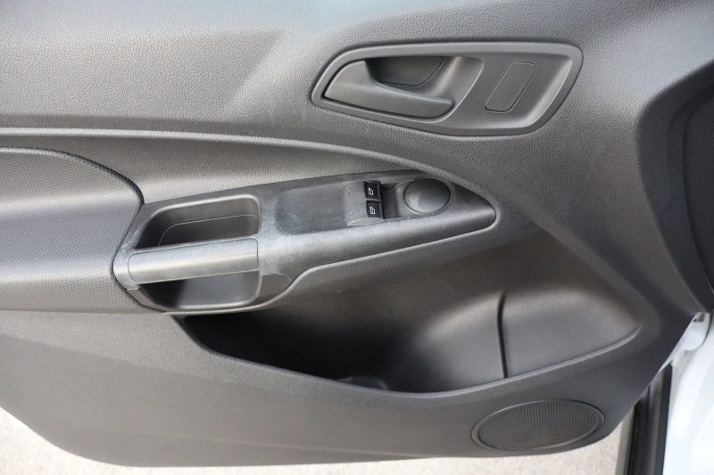 Ford Connect 1.6DCI, снимка 7 - Автомобили и джипове - 52397904