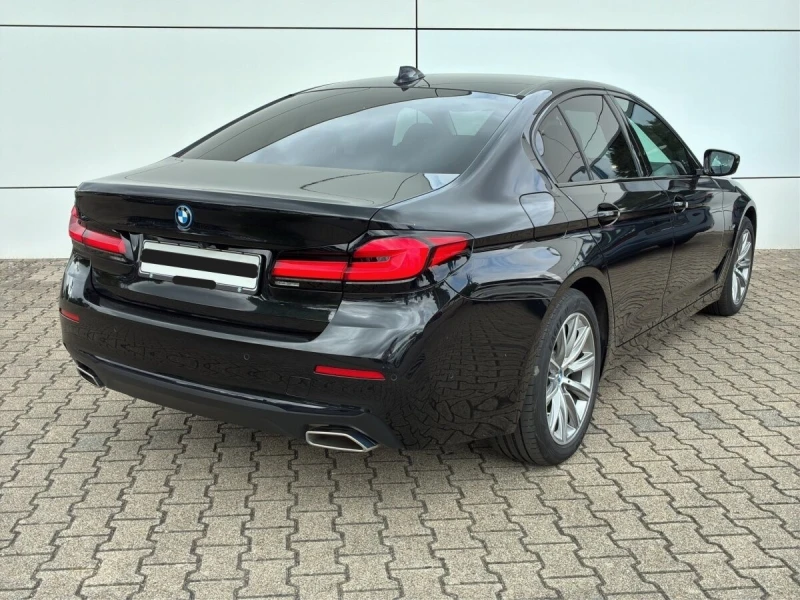 BMW 530 e Plug-in-hybrid packet Shadow line, снимка 4 - Автомобили и джипове - 52429647