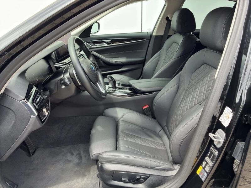BMW 530 e Plug-in-hybrid packet Shadow line, снимка 7 - Автомобили и джипове - 52429647