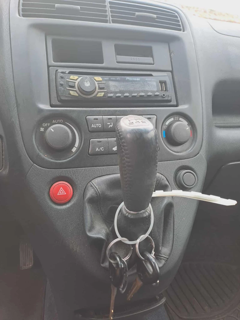 Honda Stream, снимка 12 - Автомобили и джипове - 52580755