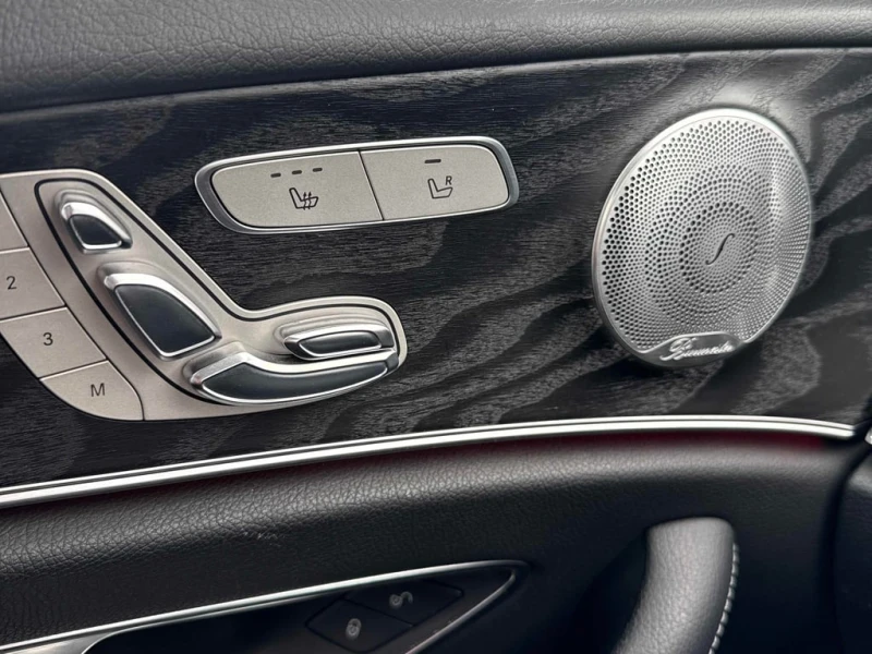 Mercedes-Benz E 300 * CARFAX * БЕЗ ПЪРВОНАЧАЛНА ВНОСКА, снимка 15 - Автомобили и джипове - 52968736