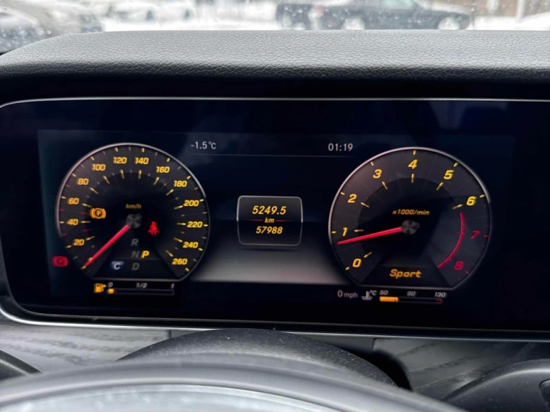 Mercedes-Benz E 300 * CARFAX * БЕЗ ПЪРВОНАЧАЛНА ВНОСКА, снимка 8 - Автомобили и джипове - 52968736