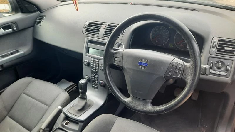 Volvo S40 2.0 d, снимка 5 - Автомобили и джипове - 34245946