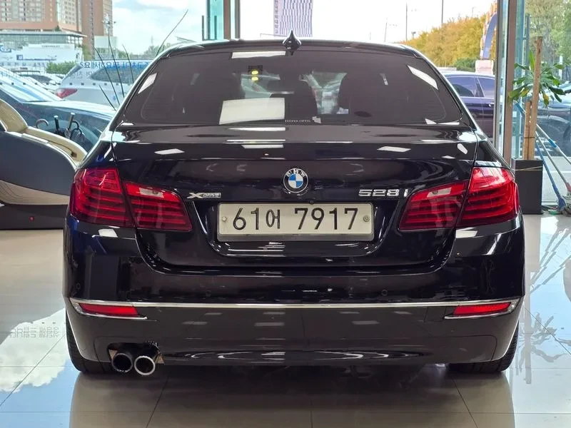 BMW 528 i, снимка 4 - Автомобили и джипове - 54591260