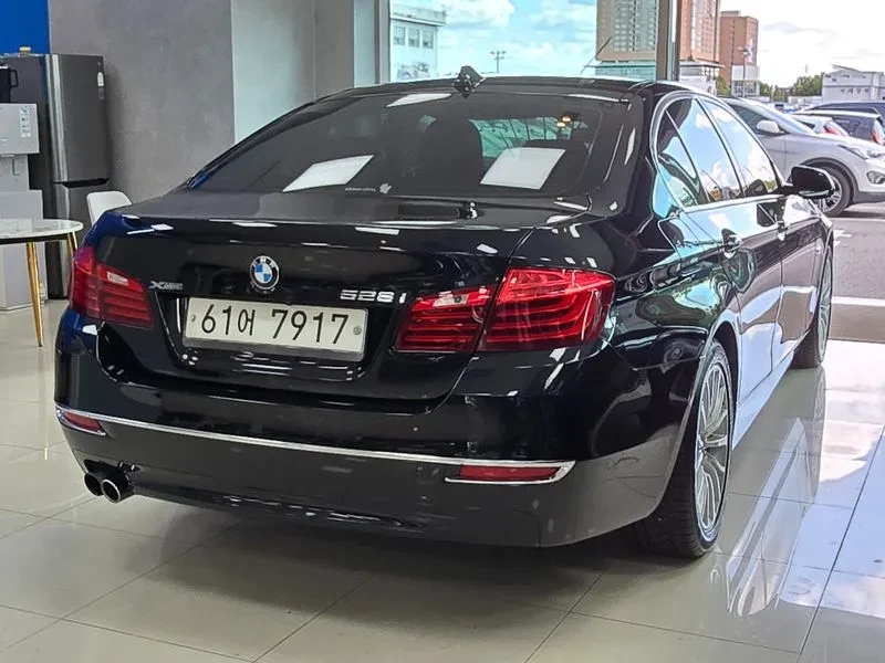 BMW 528 i, снимка 5 - Автомобили и джипове - 54591260