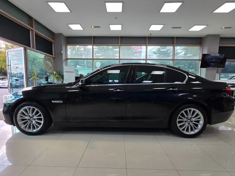 BMW 528 i, снимка 3 - Автомобили и джипове - 54591260