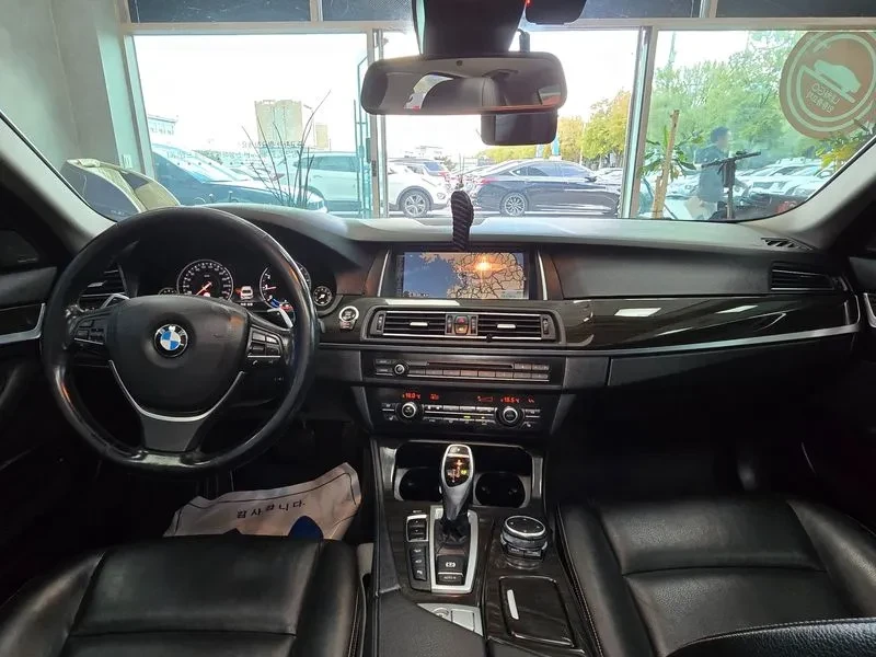 BMW 528 i, снимка 10 - Автомобили и джипове - 54591260