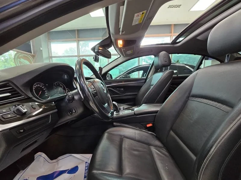 BMW 528 i, снимка 7 - Автомобили и джипове - 54591260