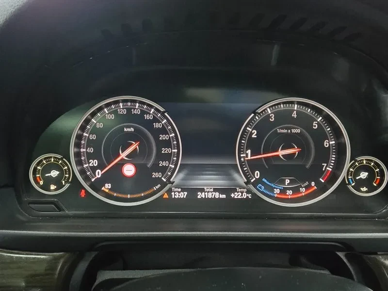 BMW 528 i, снимка 12 - Автомобили и джипове - 54591260