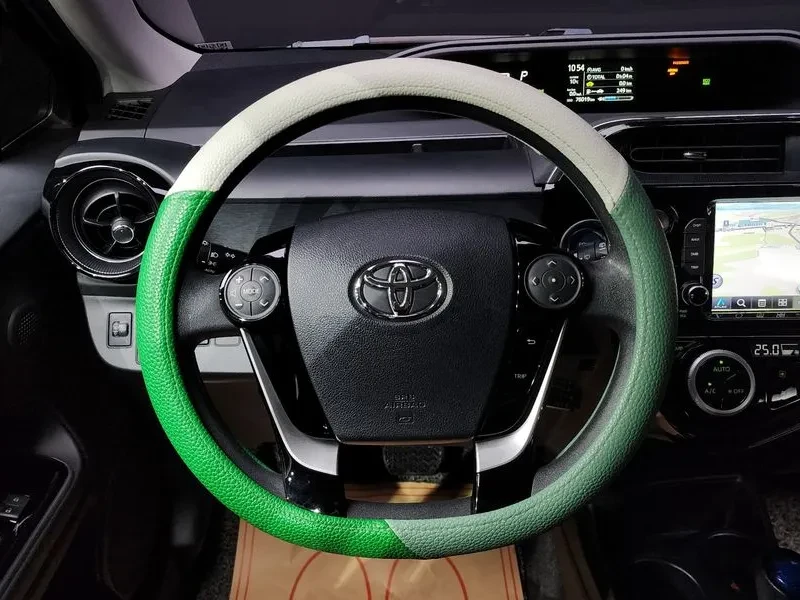 Toyota Prius C 1.5 Hybrid, снимка 16 - Автомобили и джипове - 55833763