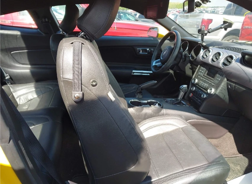 Ford Mustang EcoBoost 2.3 Кожа* Камера* LED* Кeyless* 2-Ключа*  - изображение 6