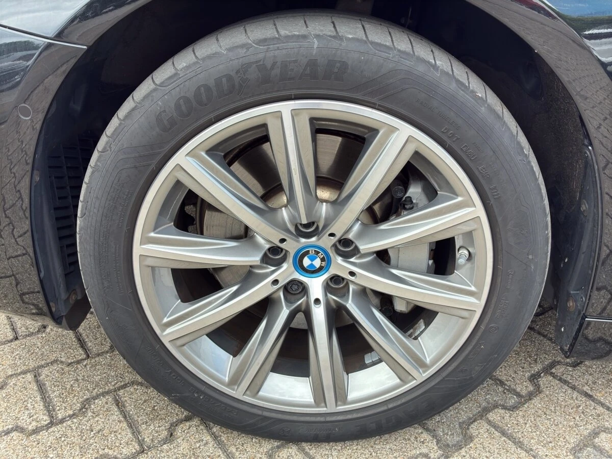 BMW 530 e Plug-in-hybrid packet Shadow line - изображение 10