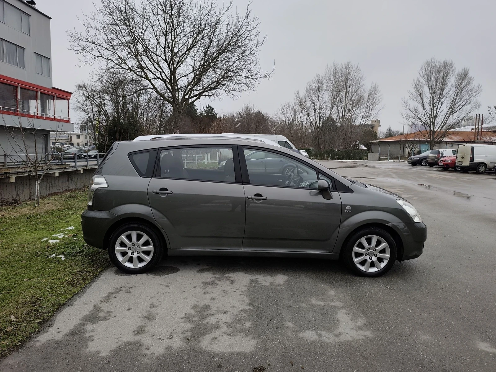 Toyota Corolla verso 1.8i 16V ТОП!!!  - изображение 6