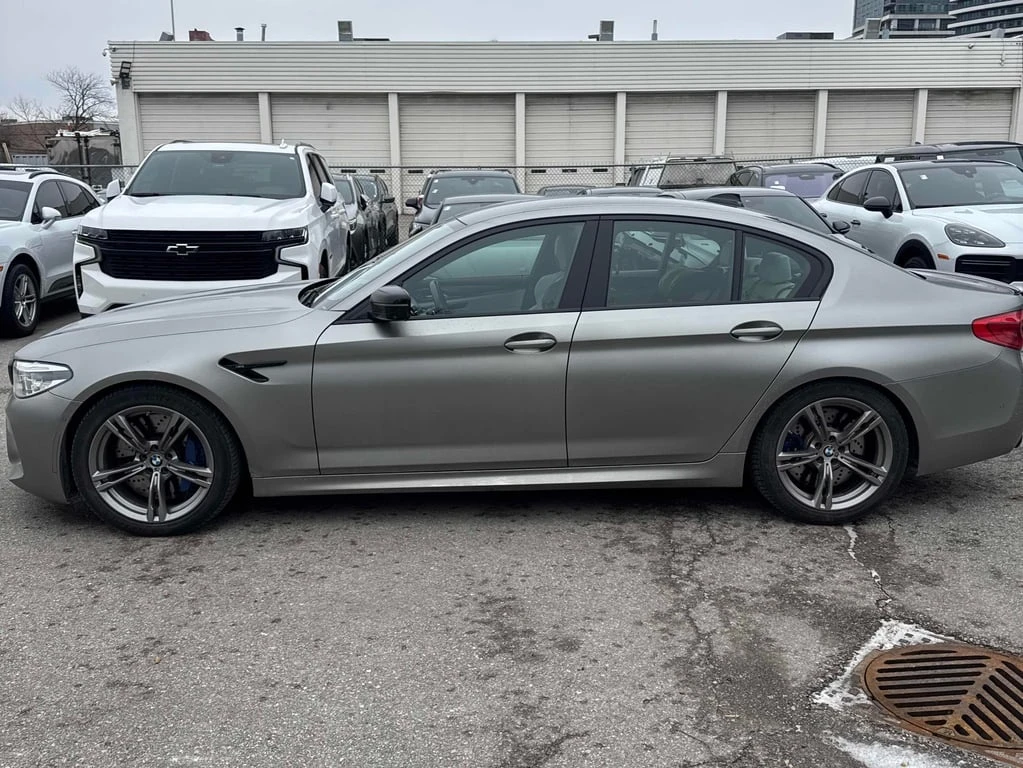 BMW M5 * САТЕН ППФ* 360* CARFAX* ОБДУХВАНЕ - изображение 2
