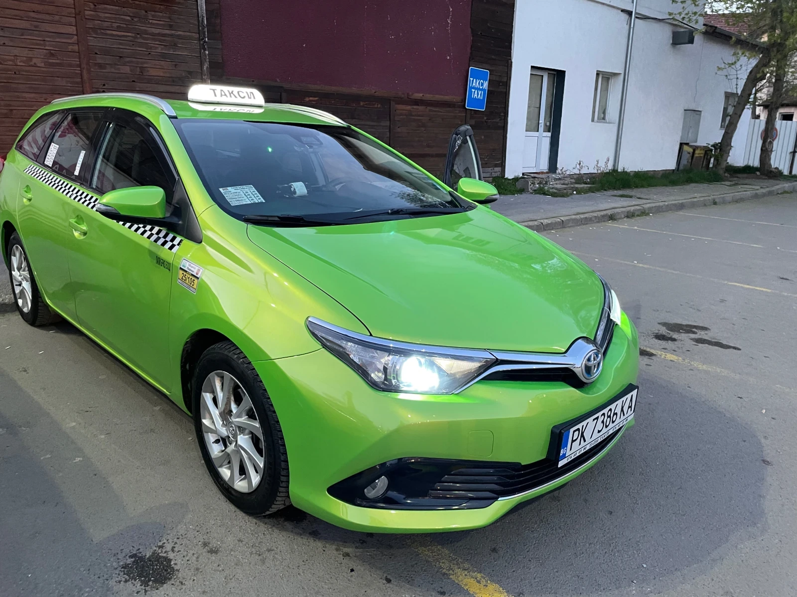 Toyota Auris  - изображение 3