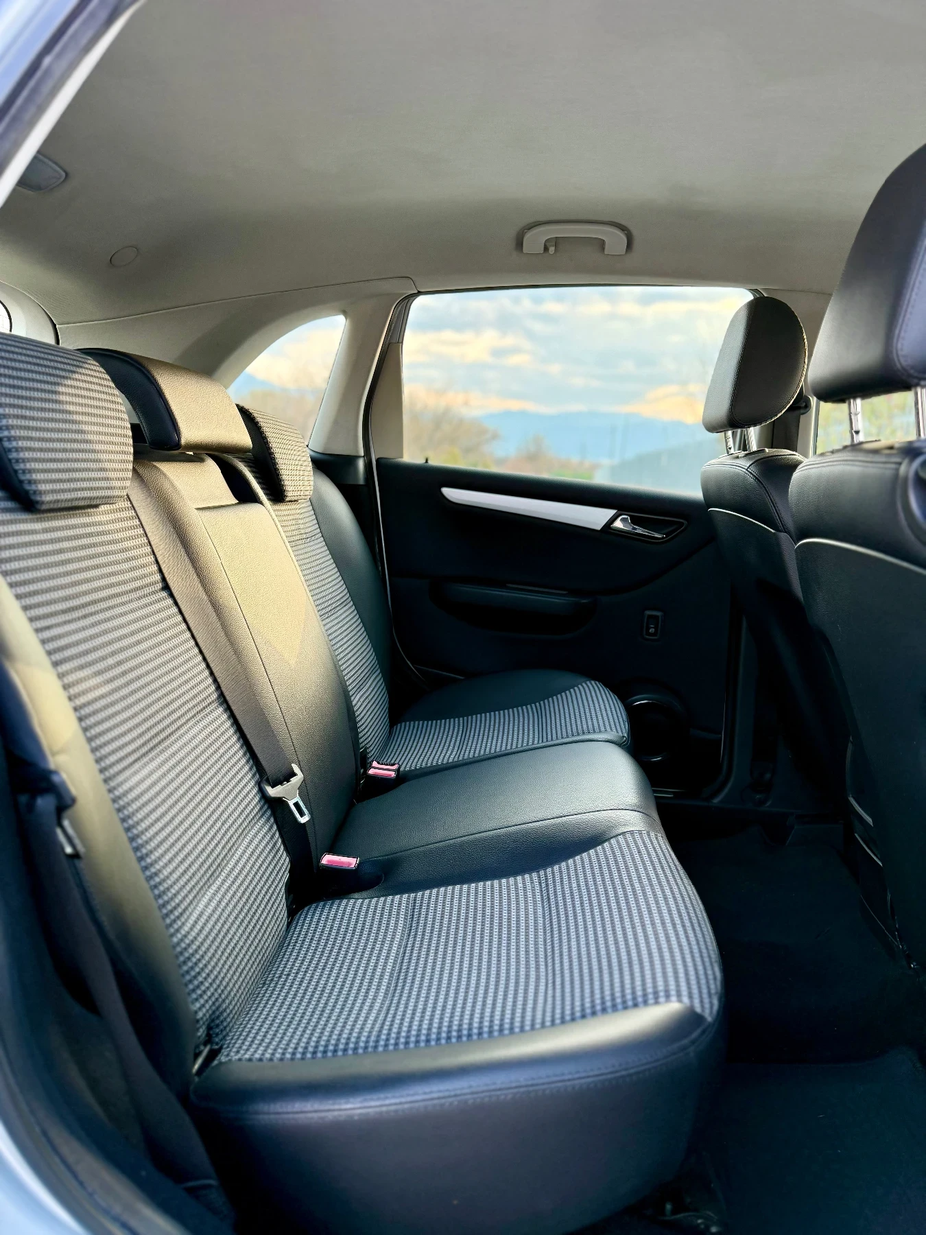 Mercedes-Benz A 200 CDI/ 6скр/ ОТЛИЧНО СЪСТОЯНИЕ, снимка 12 - Автомобили и джипове - 53990400