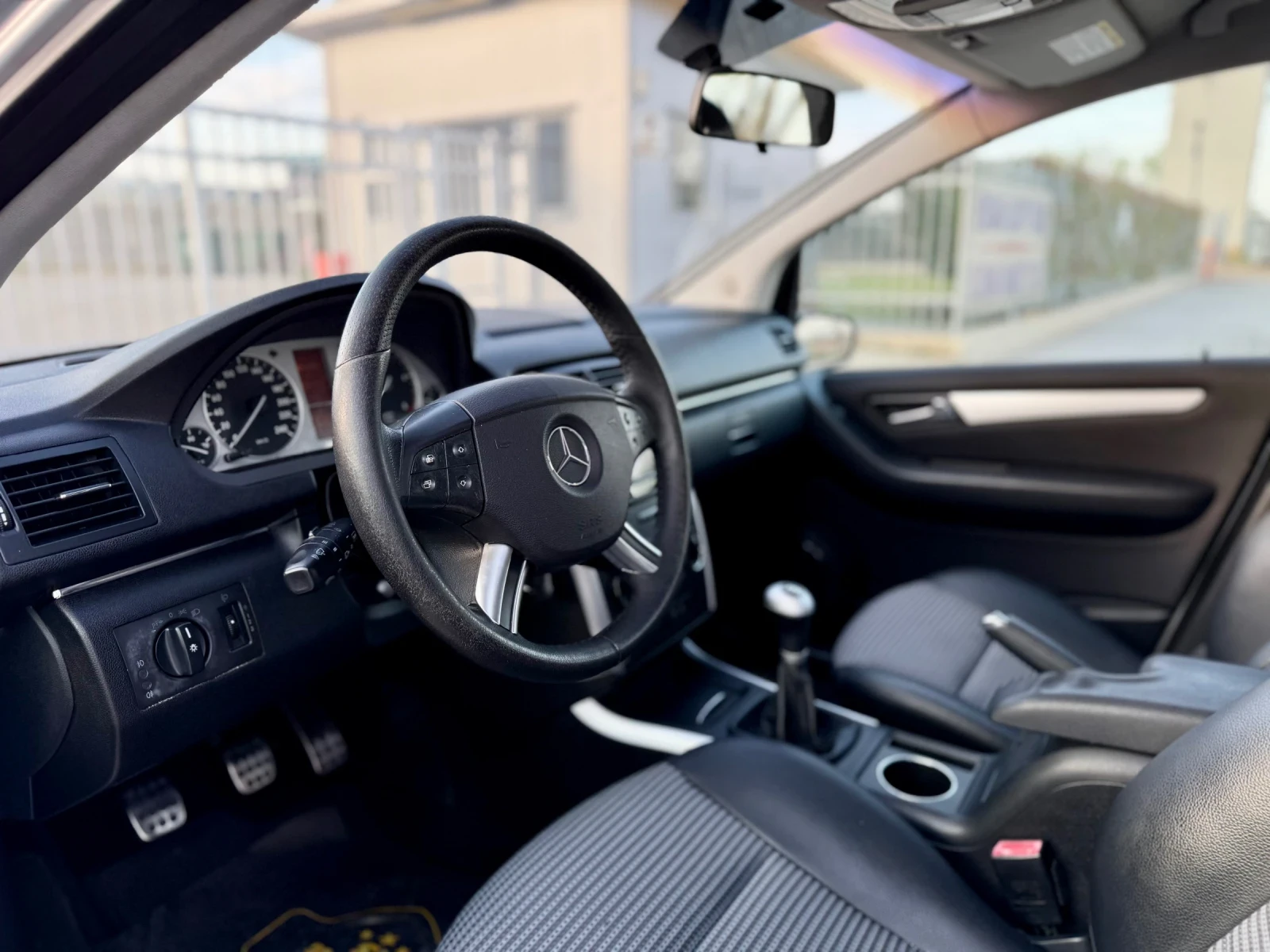 Mercedes-Benz A 200 CDI/ 6скр/ ОТЛИЧНО СЪСТОЯНИЕ, снимка 11 - Автомобили и джипове - 53990400