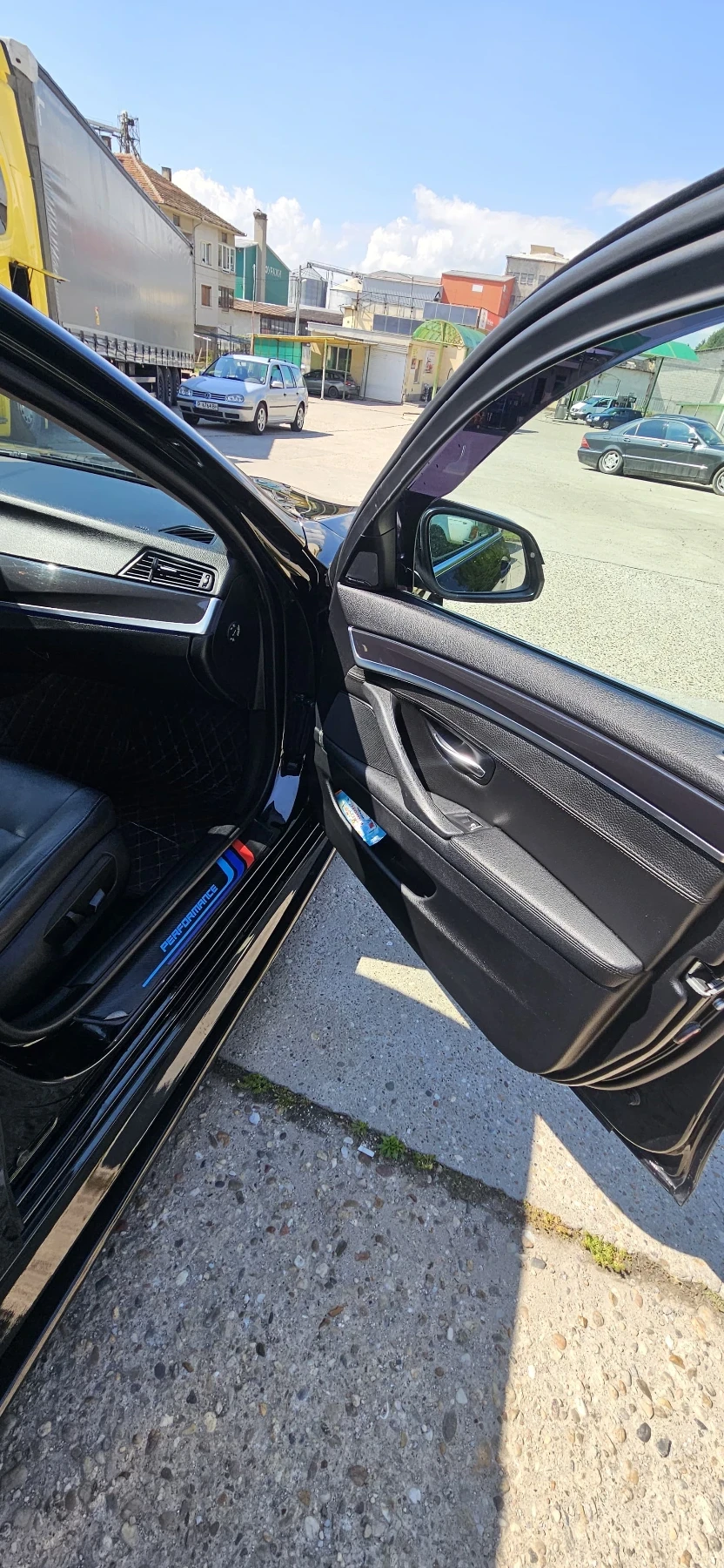 BMW 520 2015, снимка 11 - Автомобили и джипове - 54528556