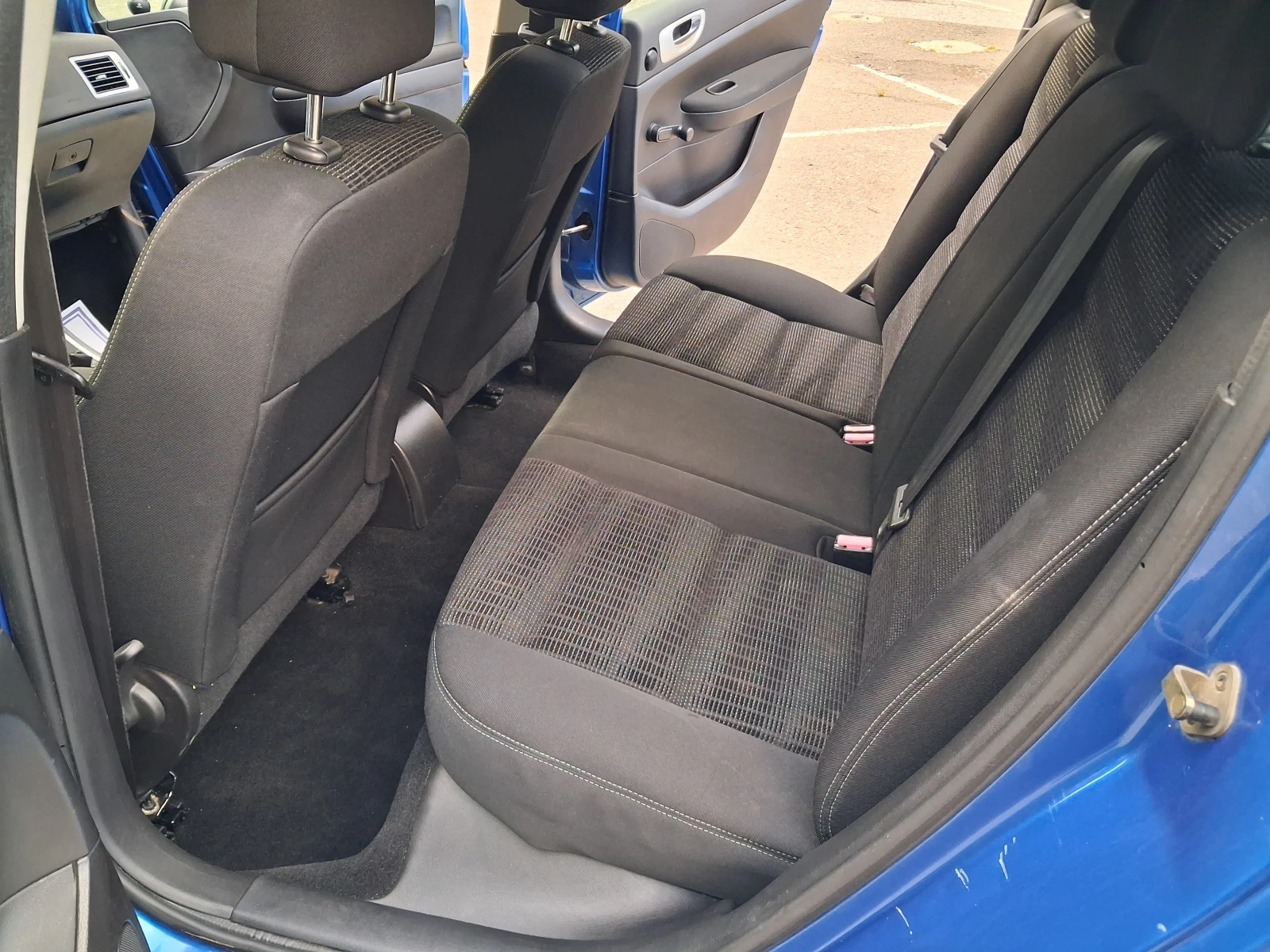 Peugeot 307 1.4i/88 ks/климатроник, снимка 9 - Автомобили и джипове - 54775046