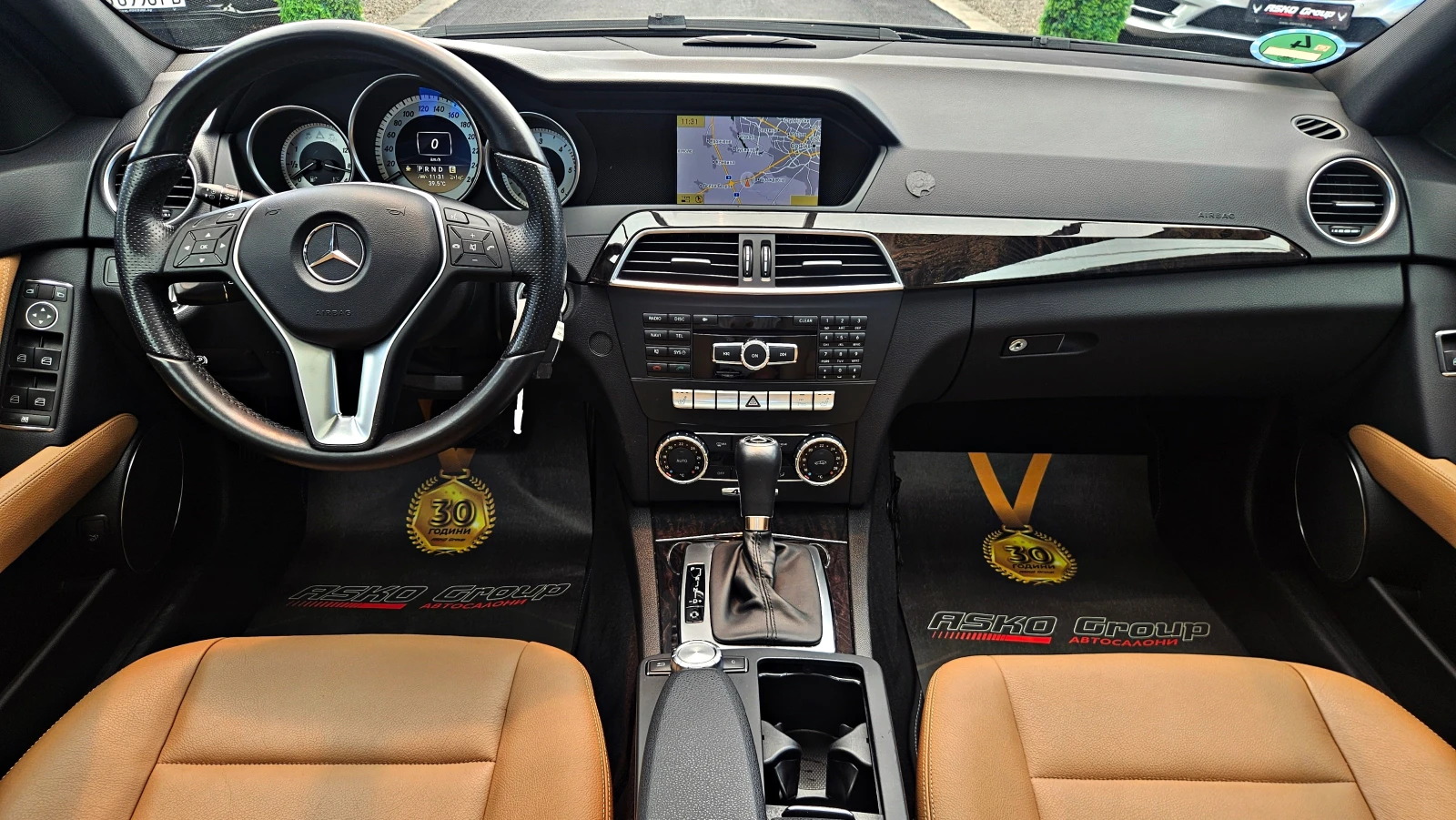 Mercedes-Benz C 300 AMG/4MATIC/GERMANY/DISTR/PANO/ПОДГРЕВ/LANE KEEP/LI, снимка 9 - Автомобили и джипове - 55102676