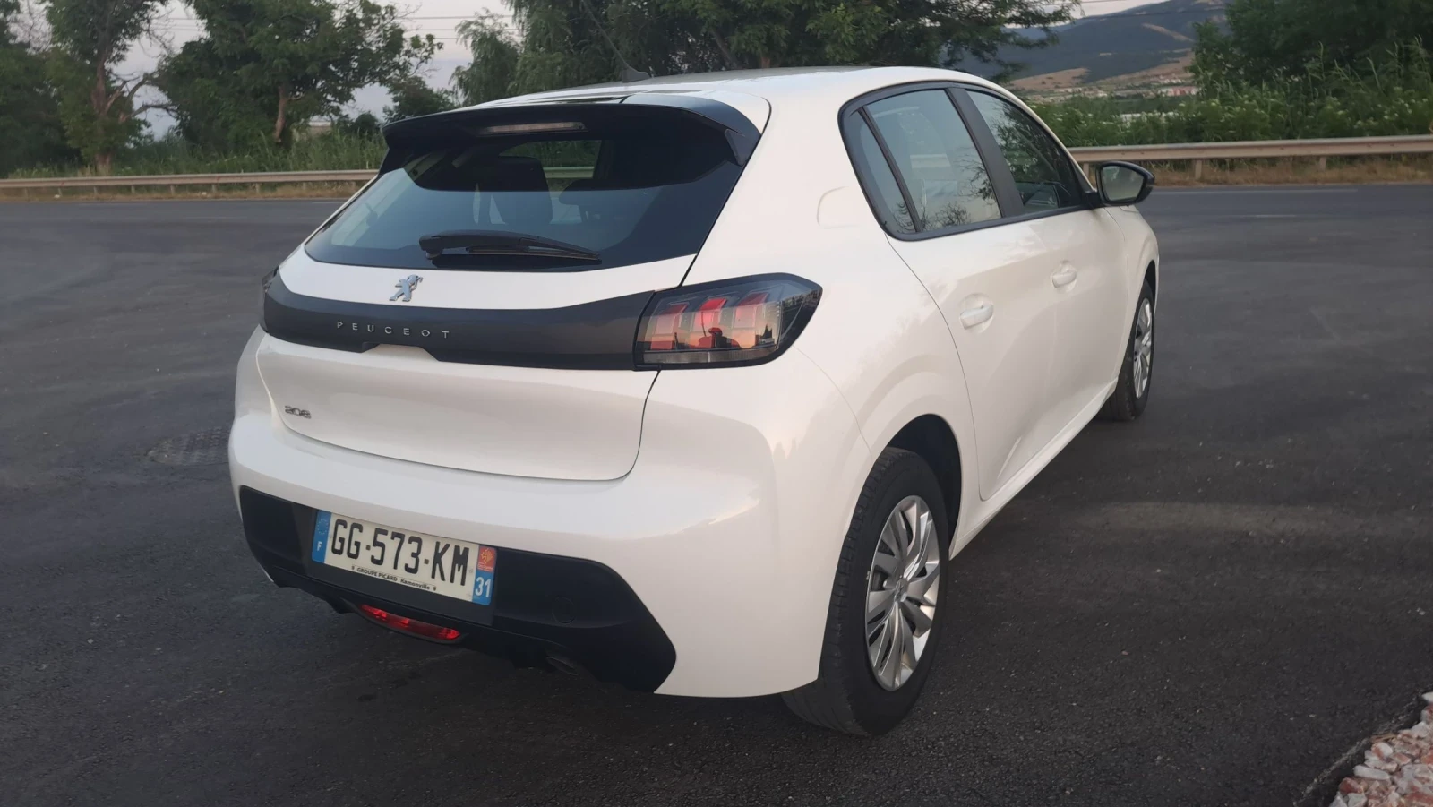 Peugeot 208 1.5 BLUE HDI, снимка 6 - Автомобили и джипове - 55189401