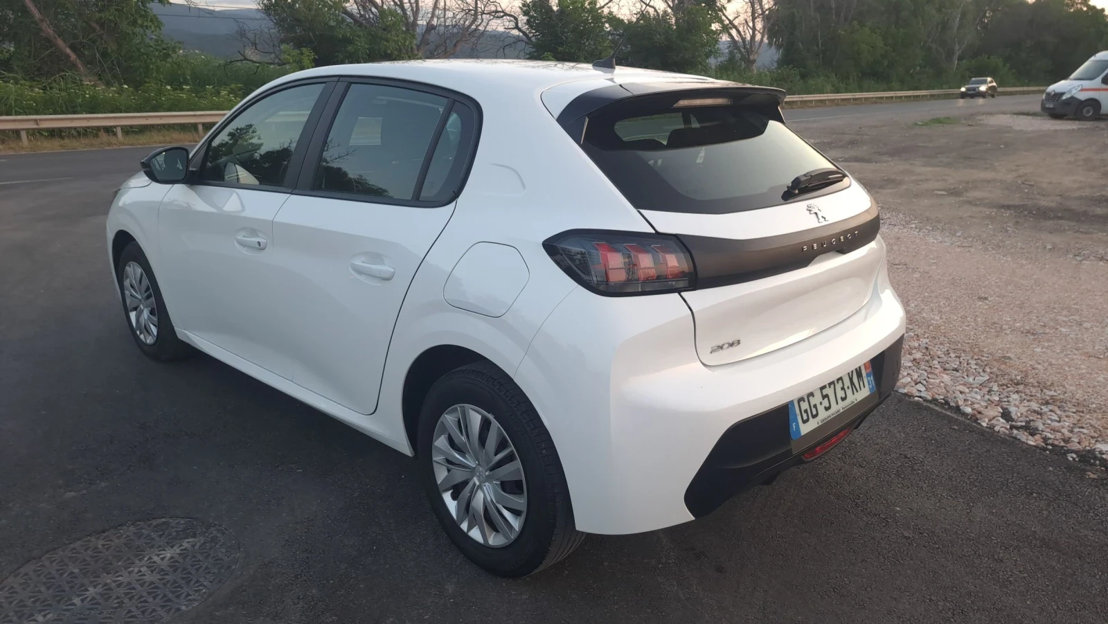 Peugeot 208 1.5 BLUE HDI, снимка 4 - Автомобили и джипове - 55189401