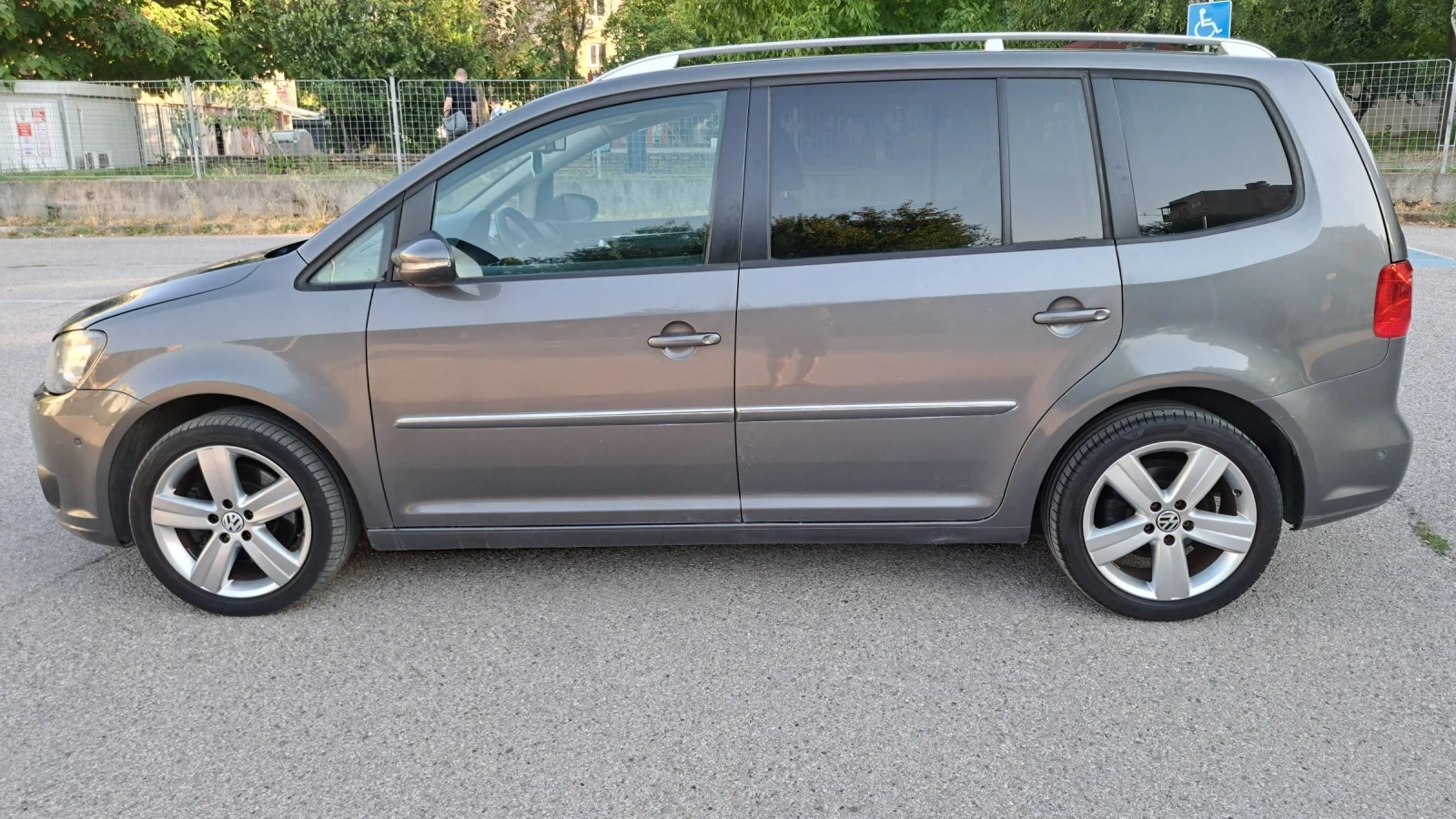 VW Touran 2.0 tdi, dsg, 170 hp, 6+ 1, снимка 2 - Автомобили и джипове - 55512773
