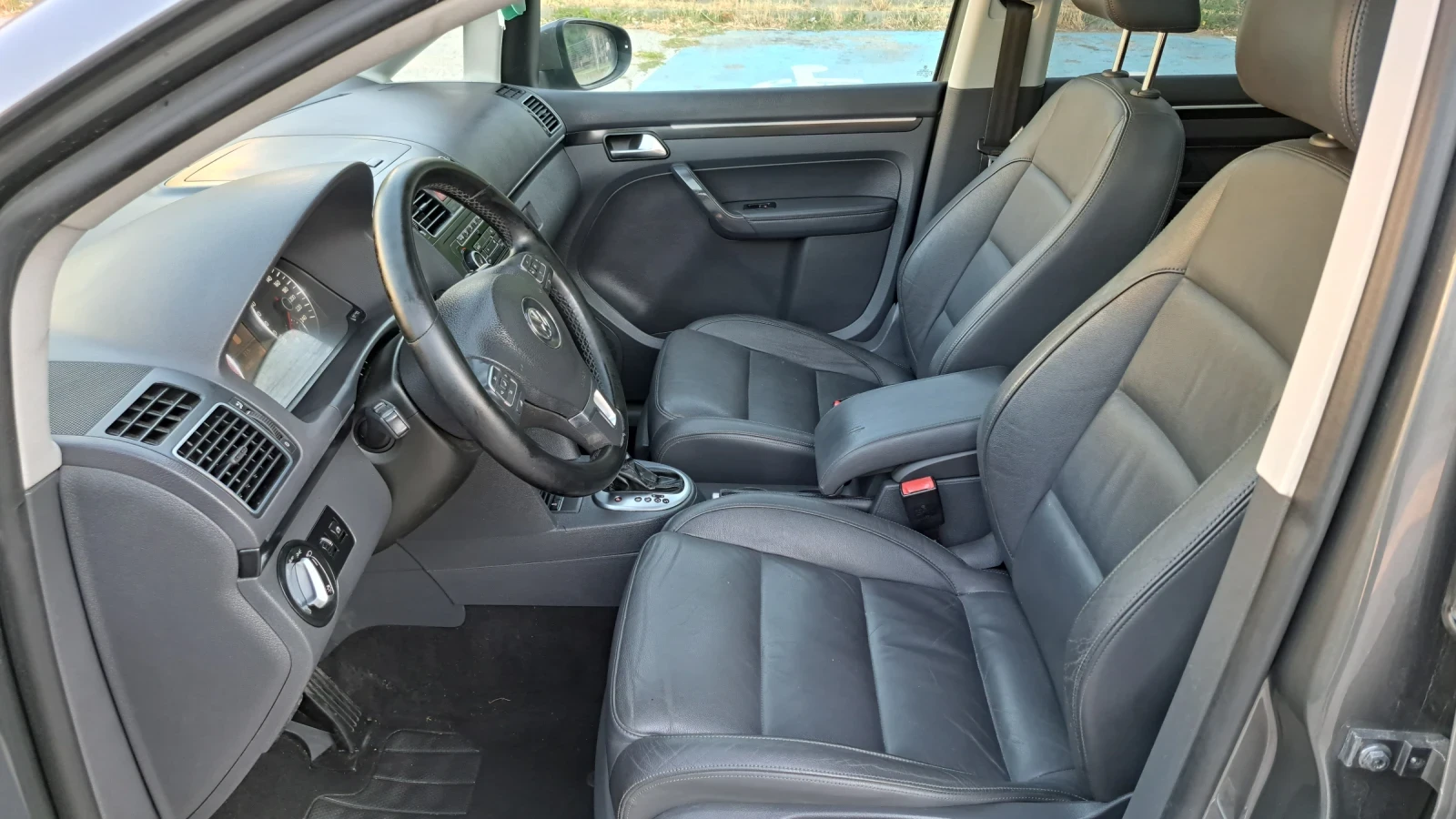 VW Touran 2.0 tdi, dsg, 170 hp, 6+ 1, снимка 8 - Автомобили и джипове - 55512773