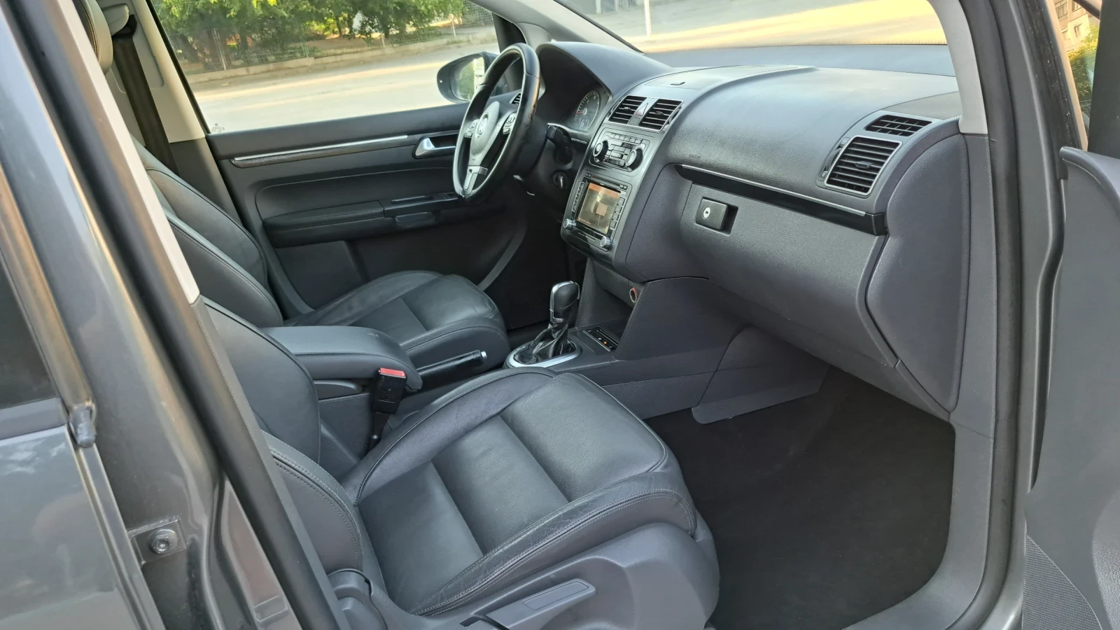 VW Touran 2.0 tdi, dsg, 170 hp, 6+ 1, снимка 12 - Автомобили и джипове - 55512773