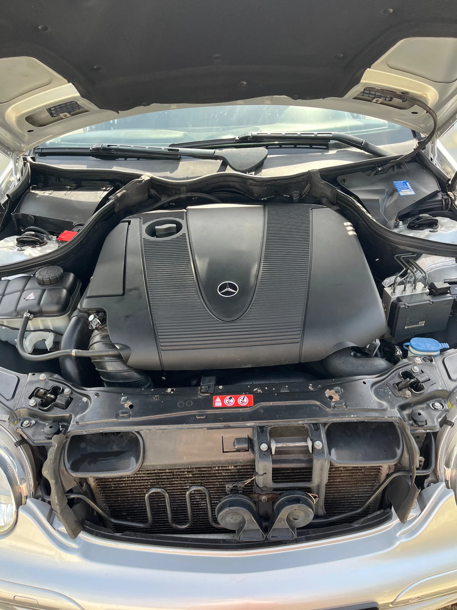 Mercedes-Benz C 220, снимка 9 - Автомобили и джипове - 56309472