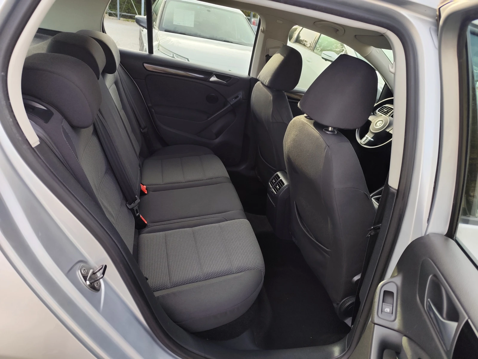 VW Golf 6/2.0TDi* HIGHLINE* EURO 5A/, снимка 10 - Автомобили и джипове - 56513402