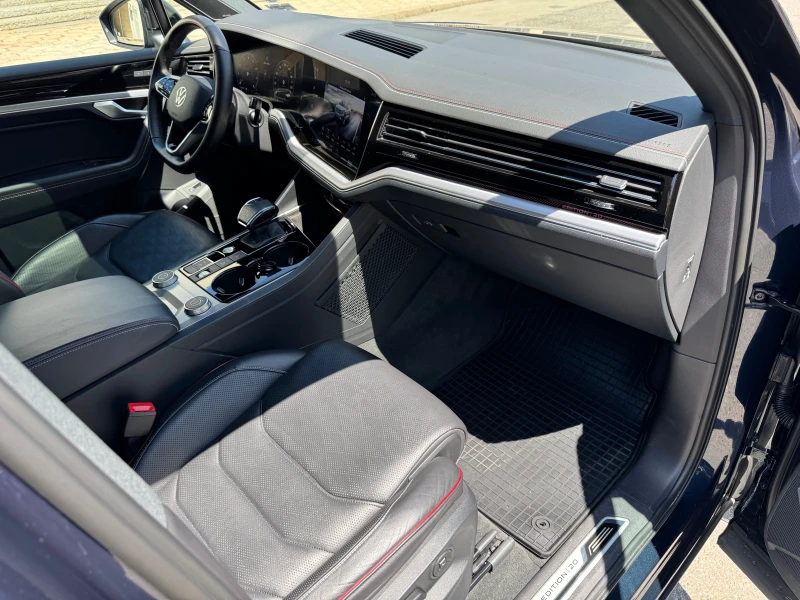 VW Touareg 3.0 TSI  4Motion Edition 20 R-Line, снимка 13 - Автомобили и джипове - 52193398
