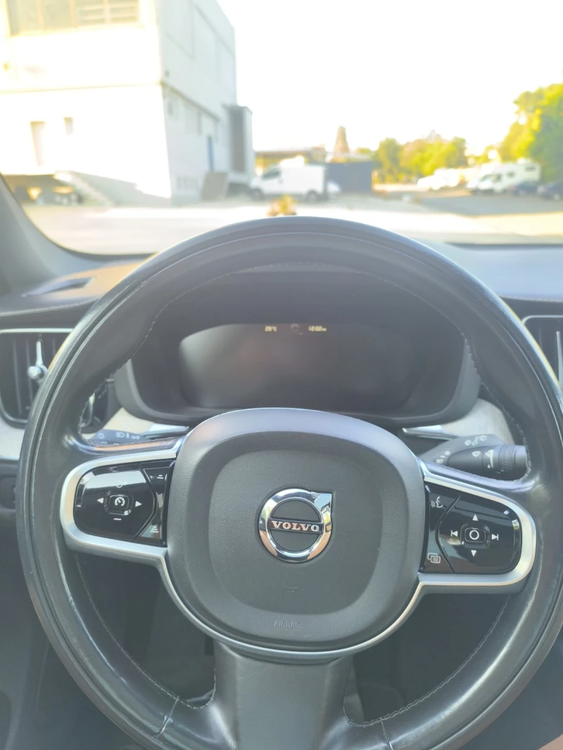Volvo XC60 T6, снимка 9 - Автомобили и джипове - 53183908