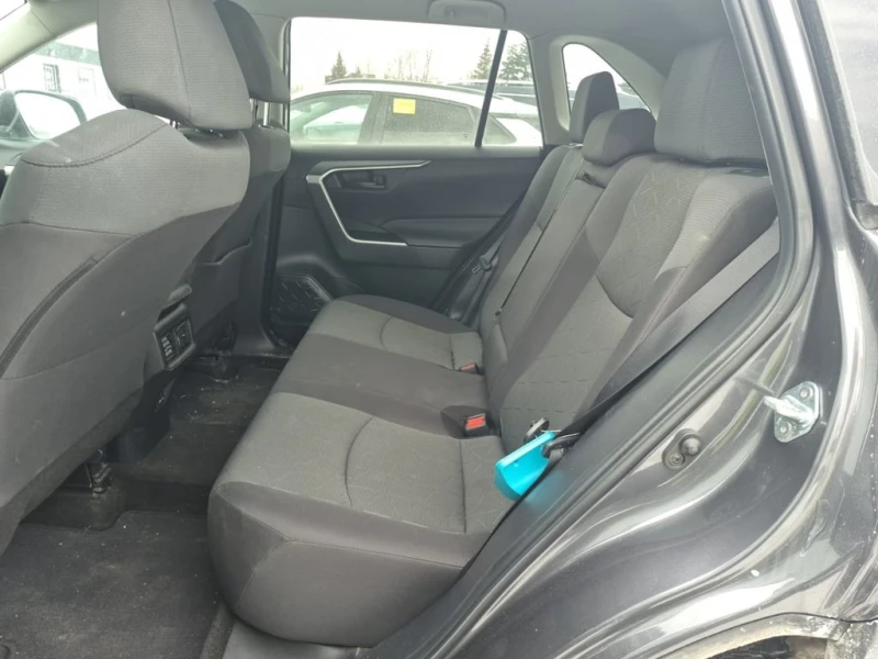 Toyota Rav4 * LE * ПОДГРЕВ * ОТ ЛИЗЕНЗИРАНО ПРЕДСТАВИТЕЛСТВО, снимка 13 - Автомобили и джипове - 53465593