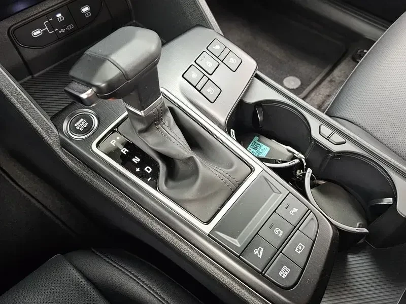 Kia Sportage, снимка 5 - Автомобили и джипове - 55095137
