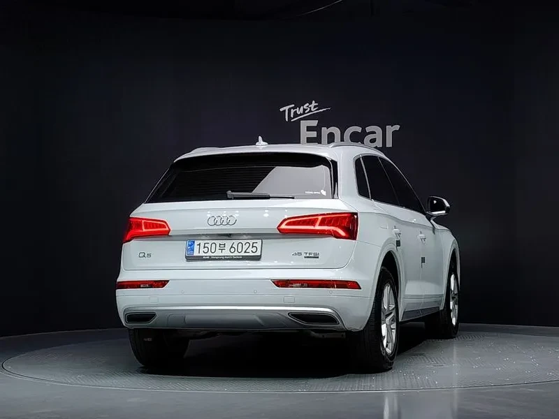 Audi Q5 (Fy) 45 Tfsi Quattro, снимка 4 - Автомобили и джипове - 55133249