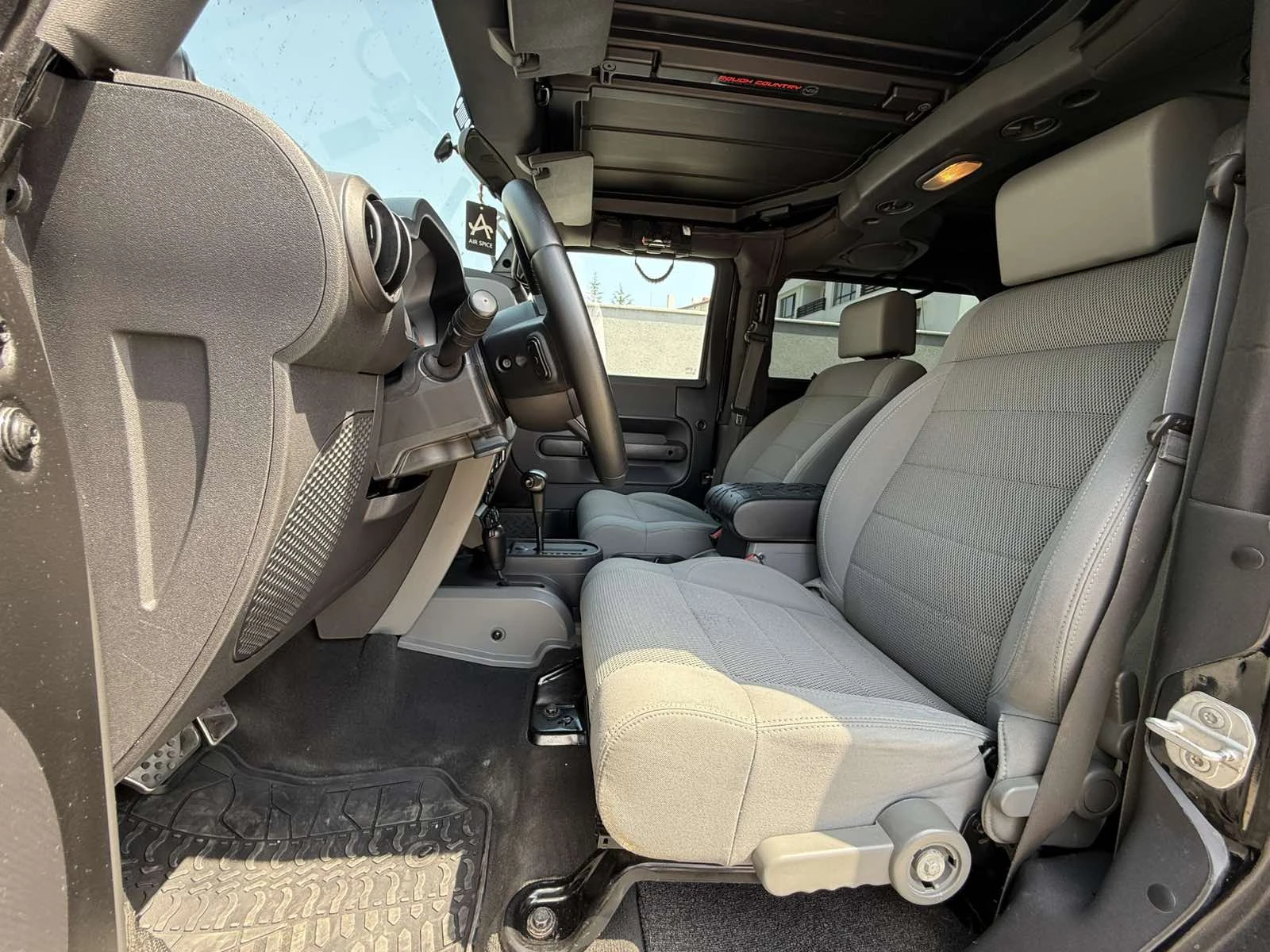 Jeep Wrangler 2.8 CRDi - изображение 9