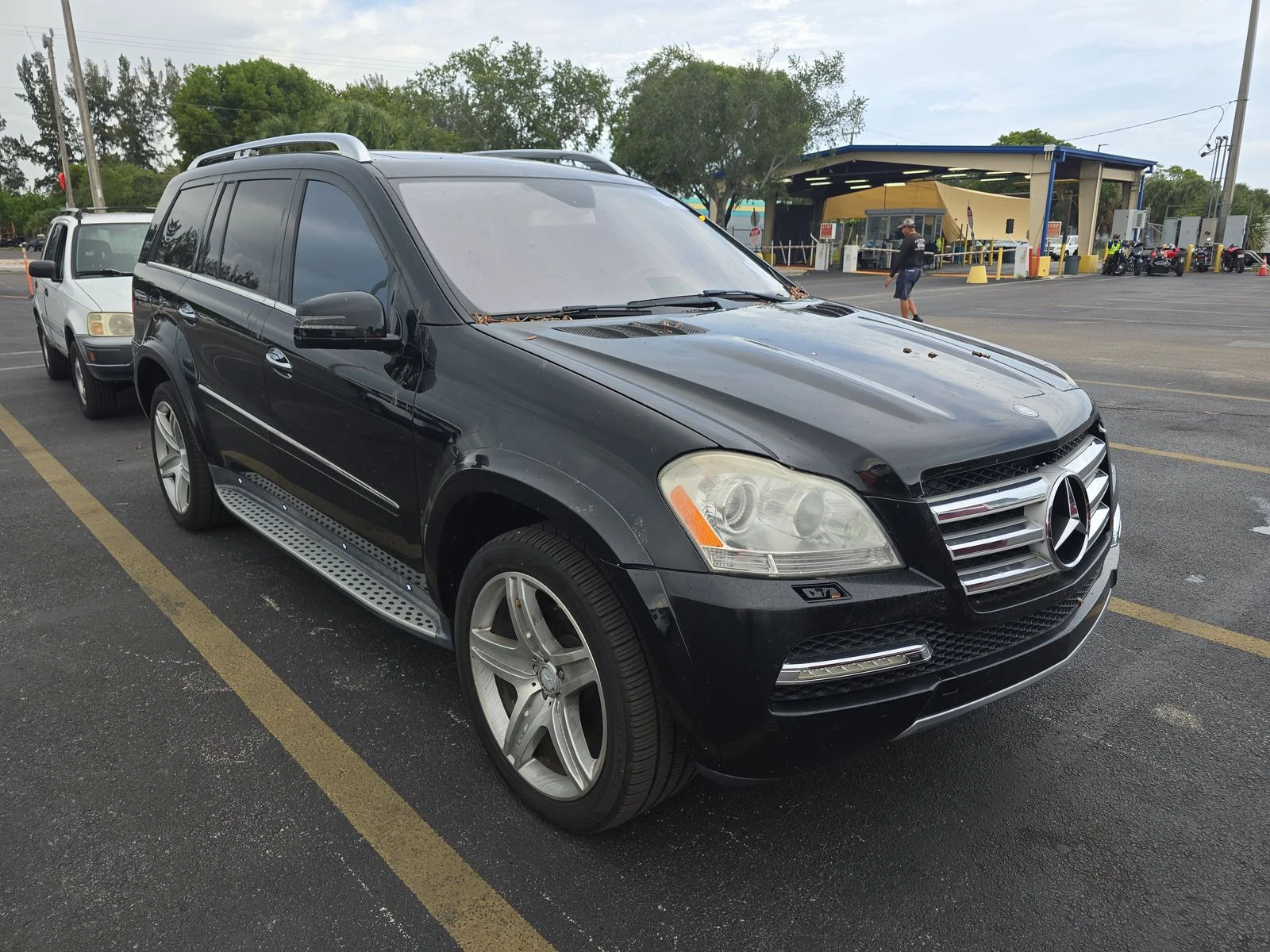 Mercedes-Benz GL 500 AMG* 7МЕСТА* ОБДУХ* KEYLESS* HARMAN* КАМЕРА* ПАМЕТ - изображение 2