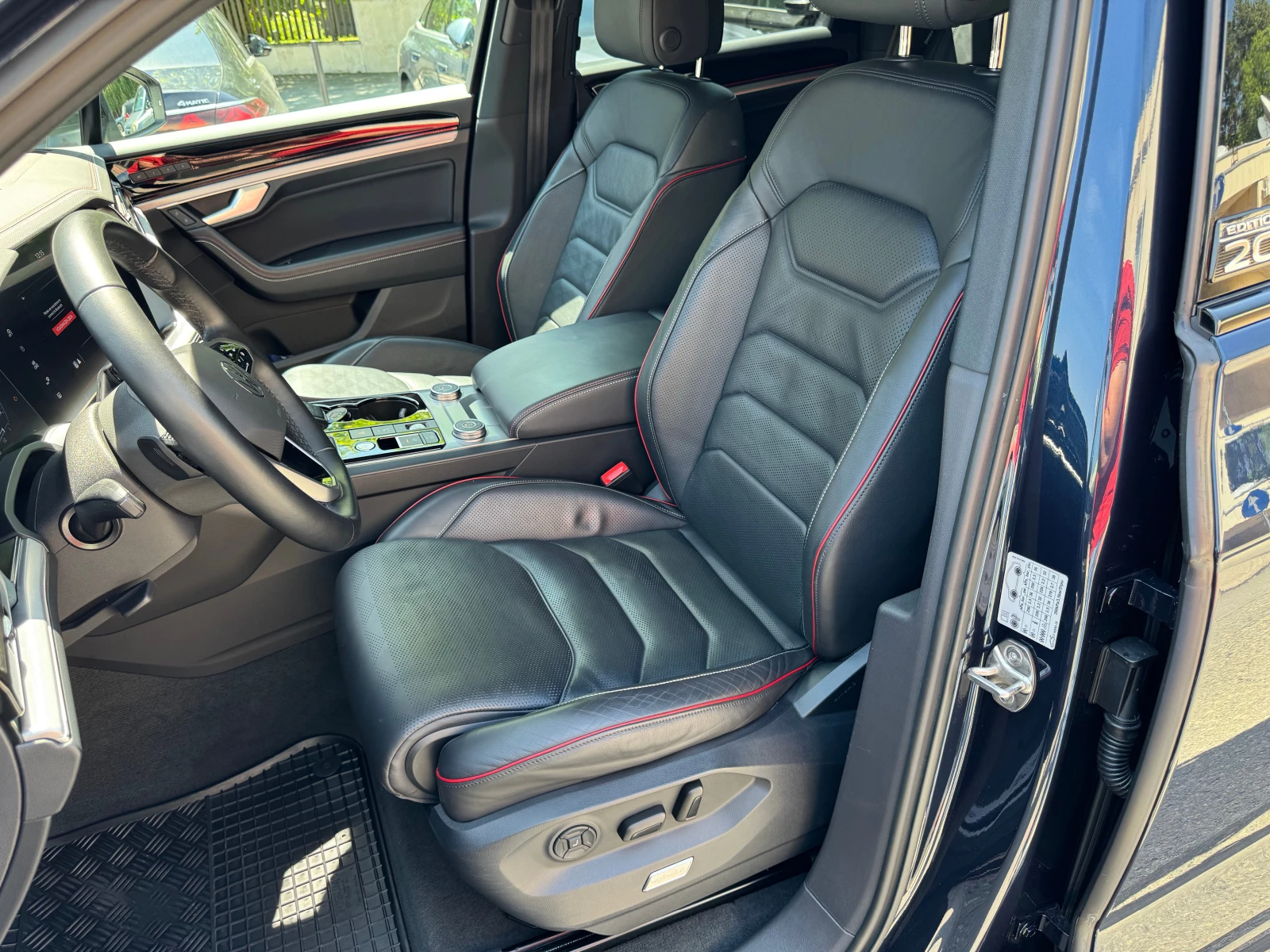 VW Touareg 3.0 TSI  4Motion Edition 20 R-Line | Mobile.bg   11