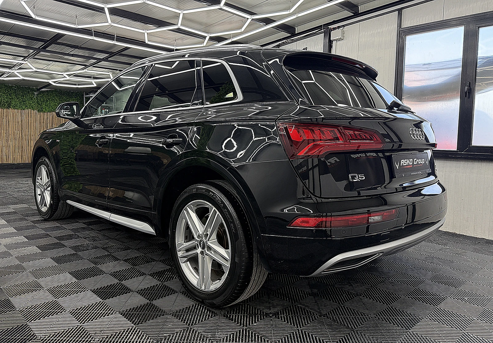 Audi Q5 KeylessGo/S-line/KAMERA/СОБСТВЕН ЛИЗИНГ, снимка 4 - Автомобили и джипове - 54113826