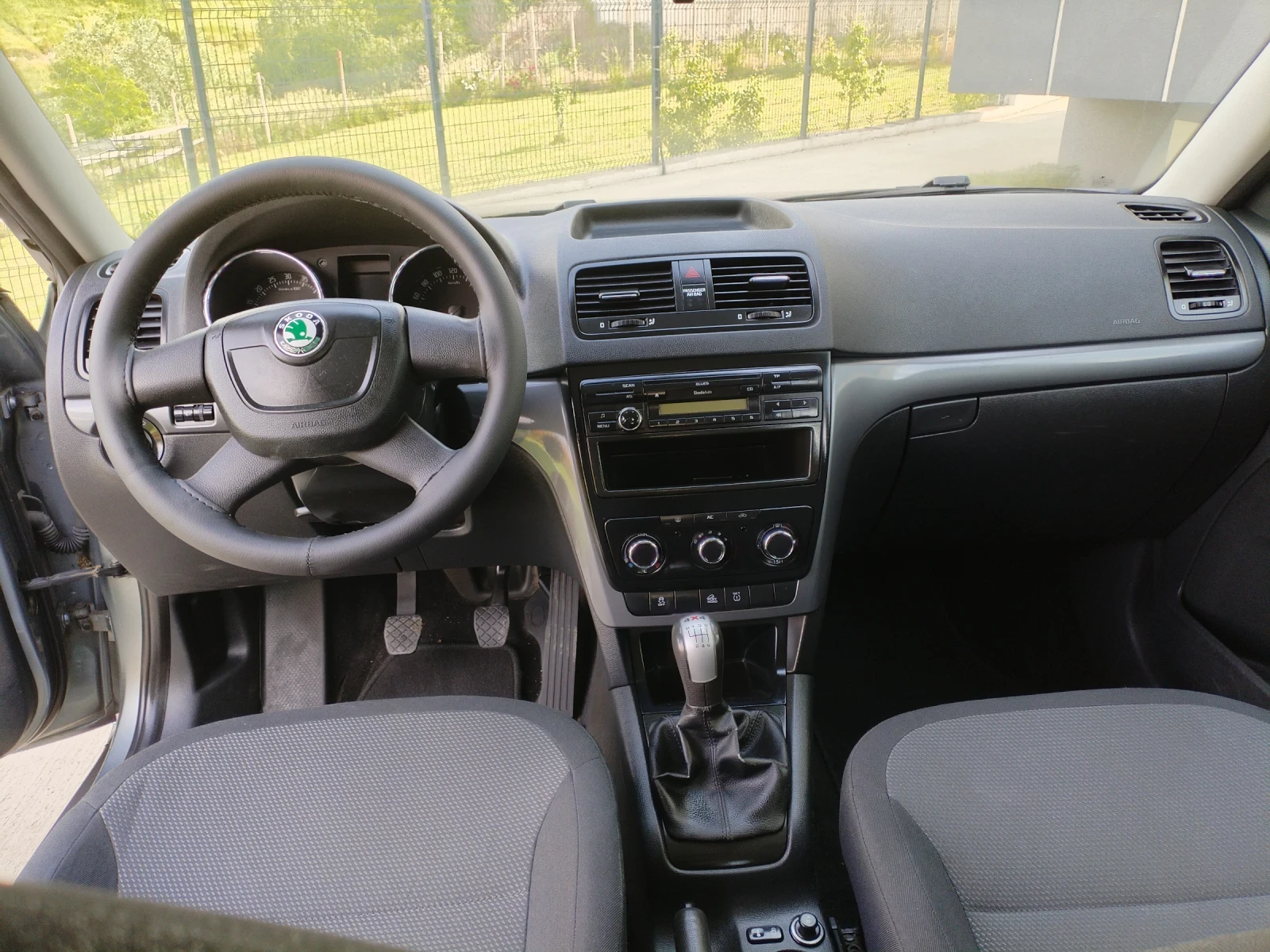 Skoda Yeti 2.0 TDI 110hp 4x4 OFFROAD 6ск, снимка 11 - Автомобили и джипове - 54747827