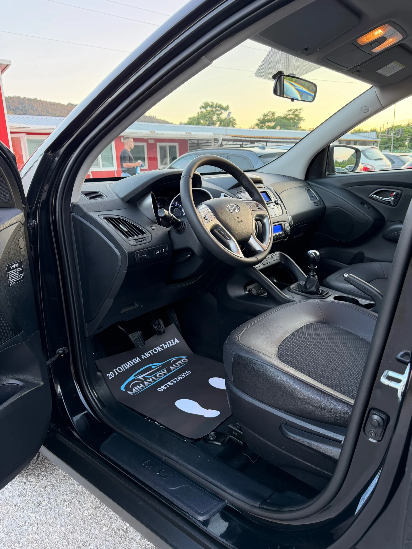 Hyundai IX35 1.7CRDI КОЖА/ПОДГРЕВ/ПАРКТРОНИК/КЛИМАТРОНИК, снимка 10 - Автомобили и джипове - 54811476